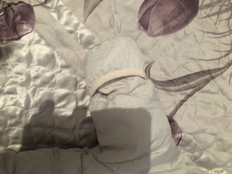 детский комбинезон продам 0-6 мес