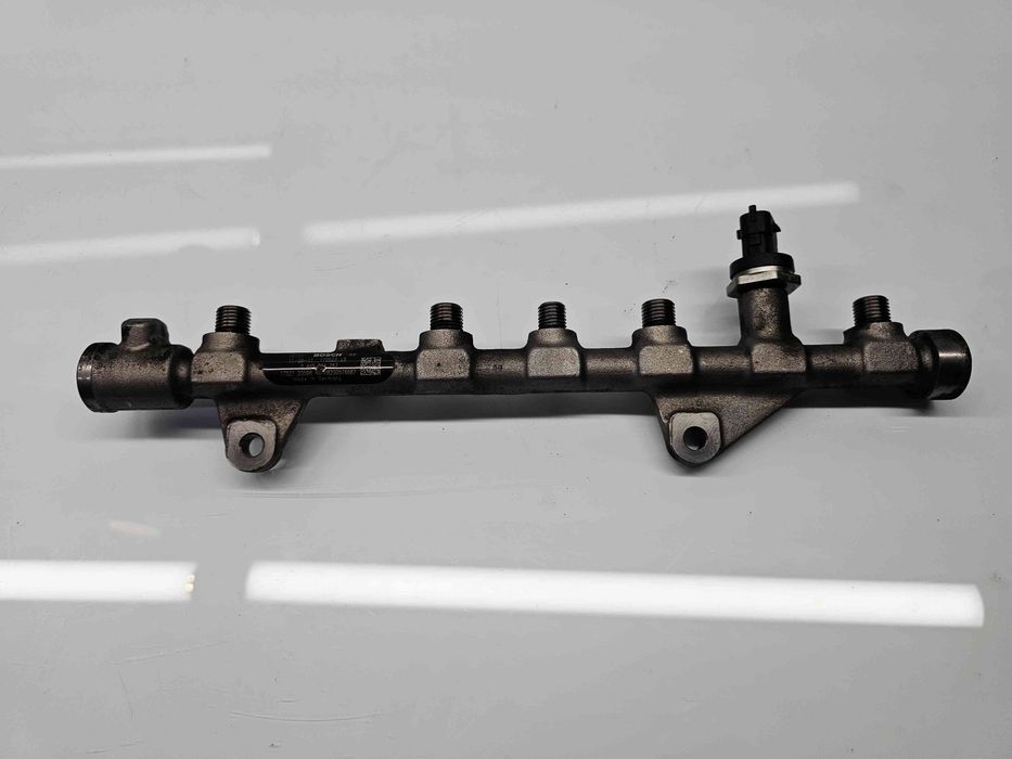 Rampa injectoare Renault Megane 3 (B95) [Fabr 2008-2016] 175212059R 1.