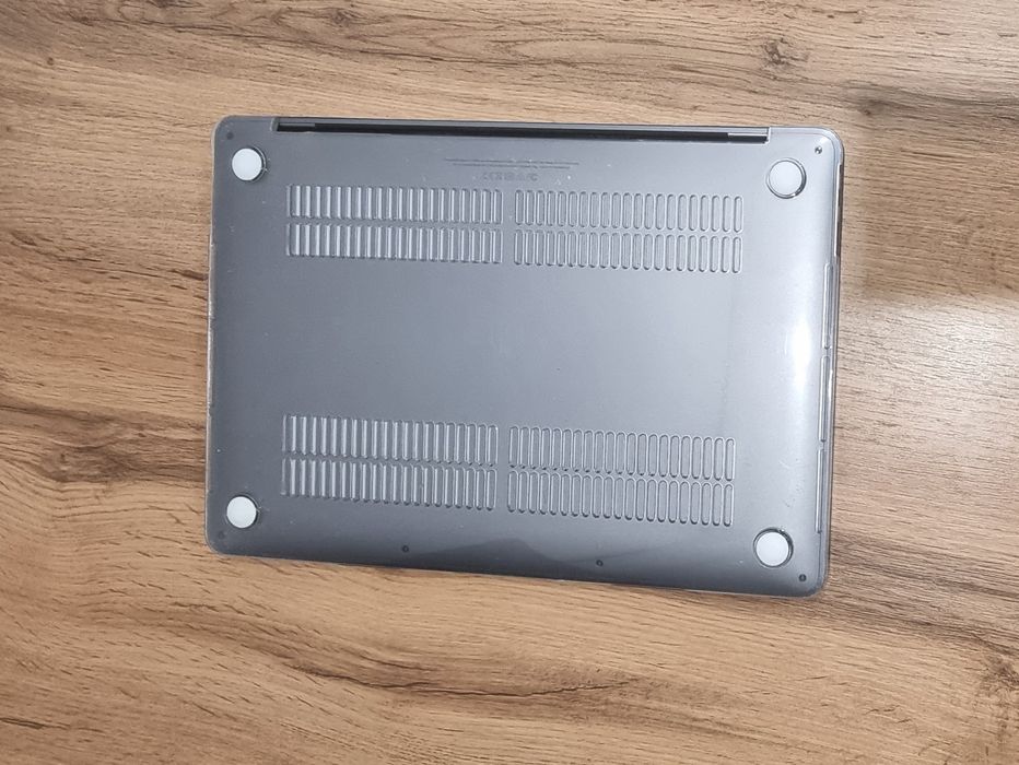 MacBook Pro (13-inch, 2017, 2,3GHz Intel Core i5, 8гб)