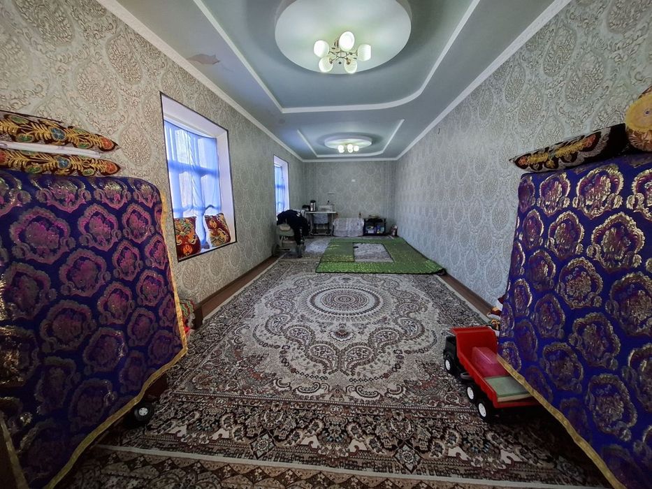 Yashashga tayyor hovli sotiladi