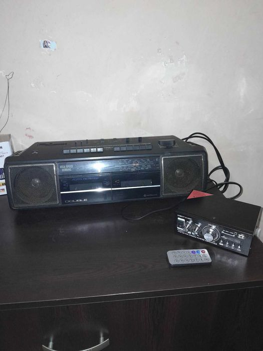 Hitachi TRK-W350E касетофо boom box & Домашен усилвател UKC AK-699D