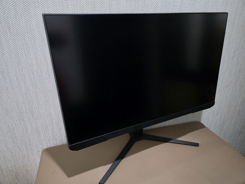 Samsung 27 диагональ, 144Hz
