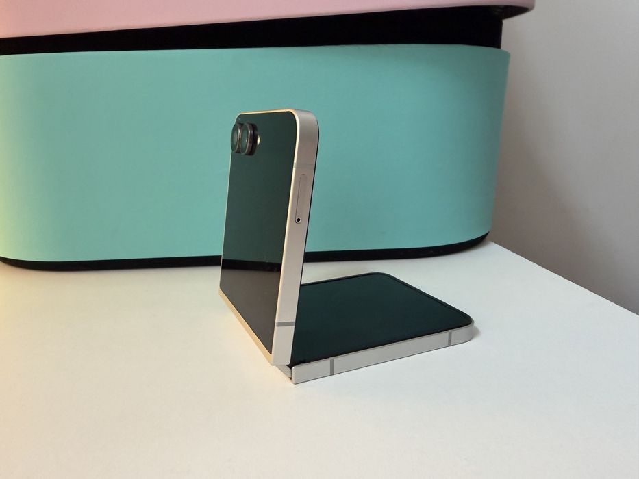 Samsung galaxy Z Flip 7 fe 256