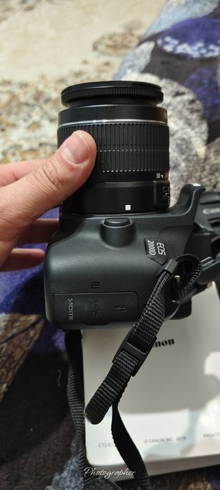 Фотоаппарат Canon EOS 2000D