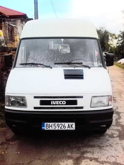 Пътна помощ превоз на автомобили животни и товарни превози до 5 тона.