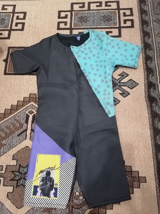 Costum de neopren (mărimea 42)