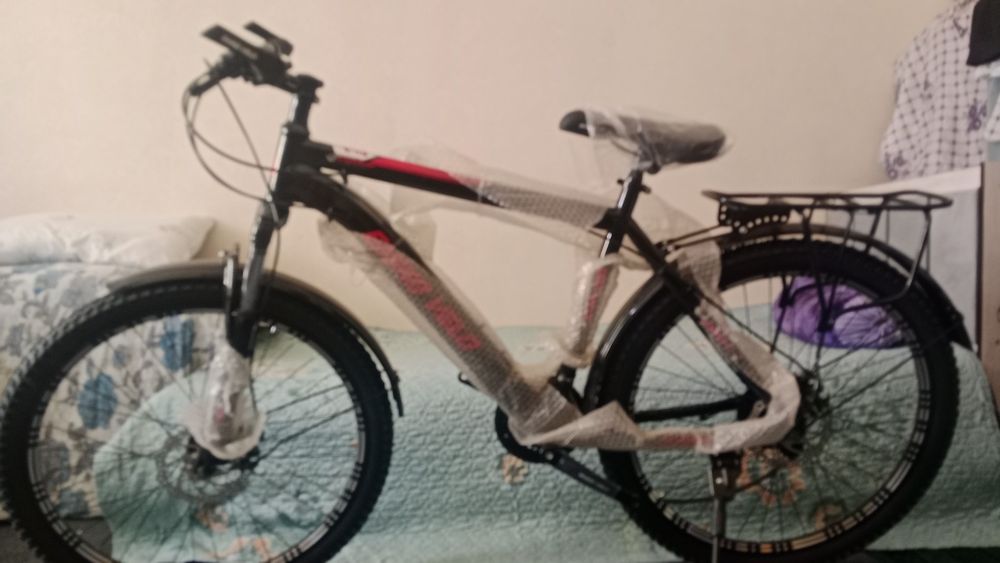 новый спортивный велосипед, в наборе все есть.