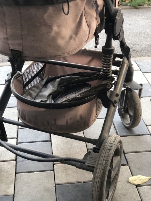 Коляска детская продаю срочно