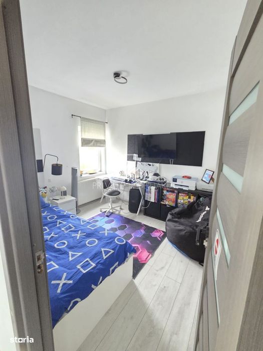 Casa renovata, 3 camere, 2 bai, Zona Centrală