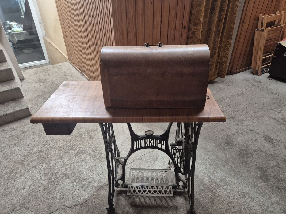 Mașină de cusut DURKOPP - 700 RON