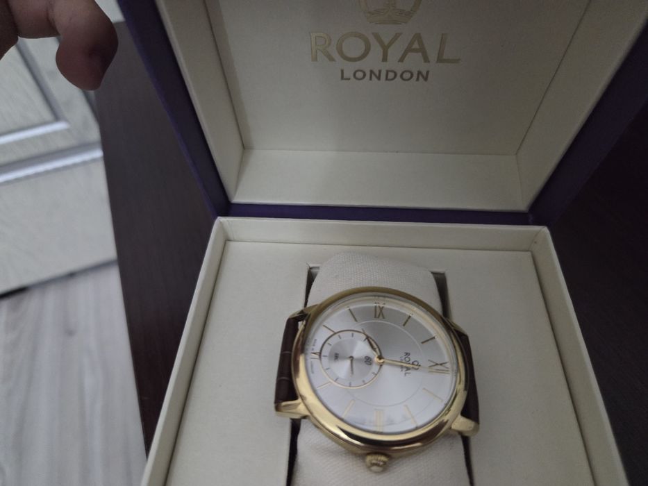 Royal London часы