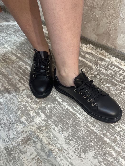 Кожаные кеды кроссовки