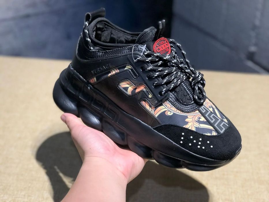 Versace chain reaction
