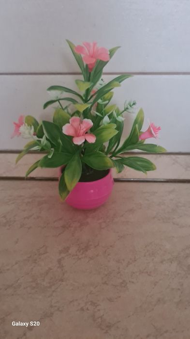 Искусственные цветы для офиса и дома