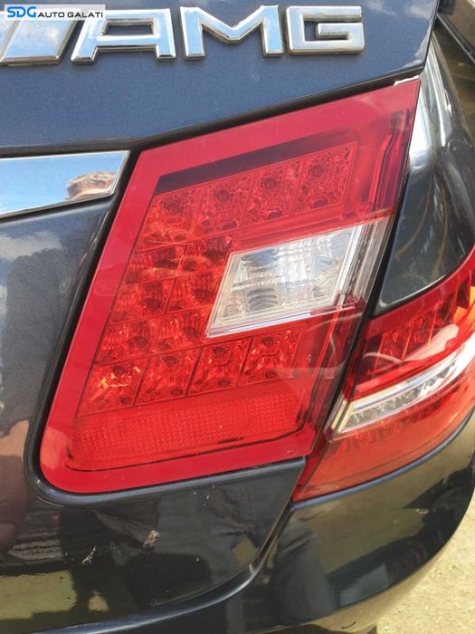 Stop Lampa Tripla Dreapta de pe Capota Portbagaj Mercedes Clasa E Class W212 2009 - 2012 [C4927]