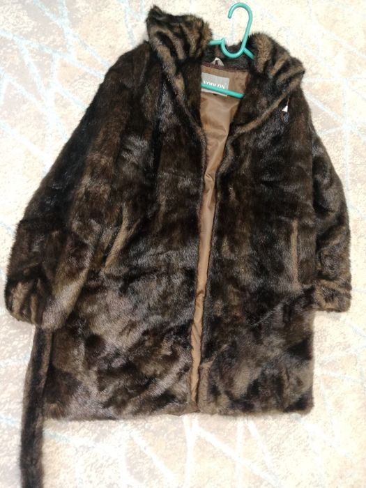 Шуба 20000тг продам