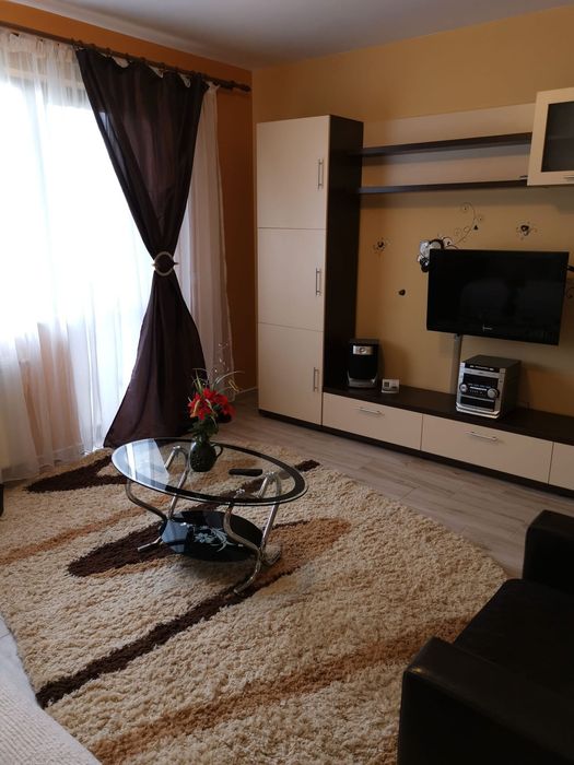 Închiriez garsonieră