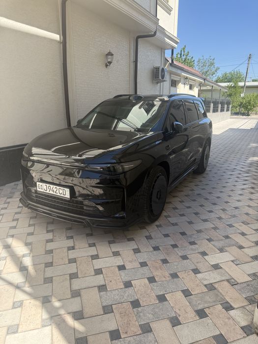 leapmotor c16 ev 2024  qora tozza