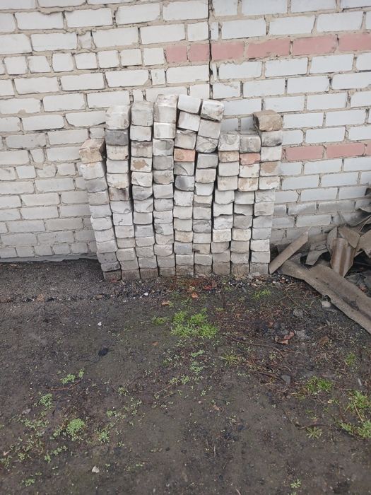 Продам керпич в количестве 110 штук