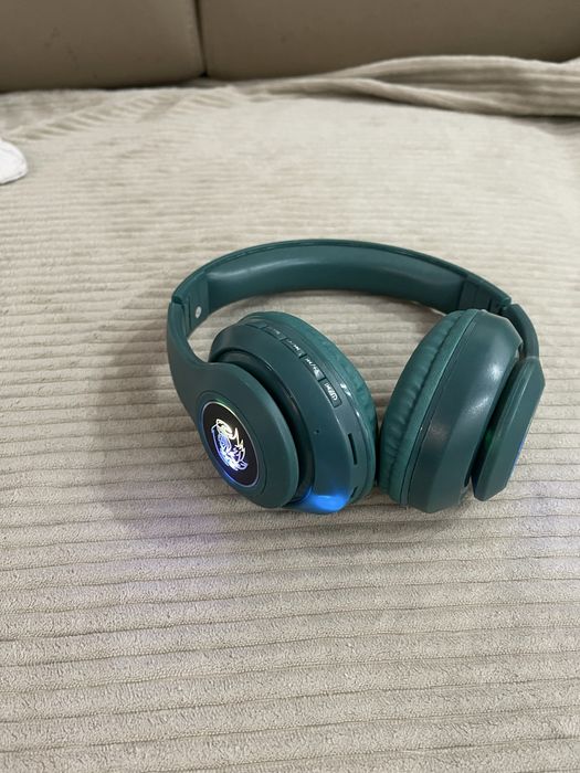 Продам наушники беспроводные в отличном рабочем состоянии