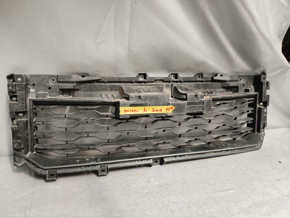 Грил решетка митсубиши Л200 Mitsubishi L200