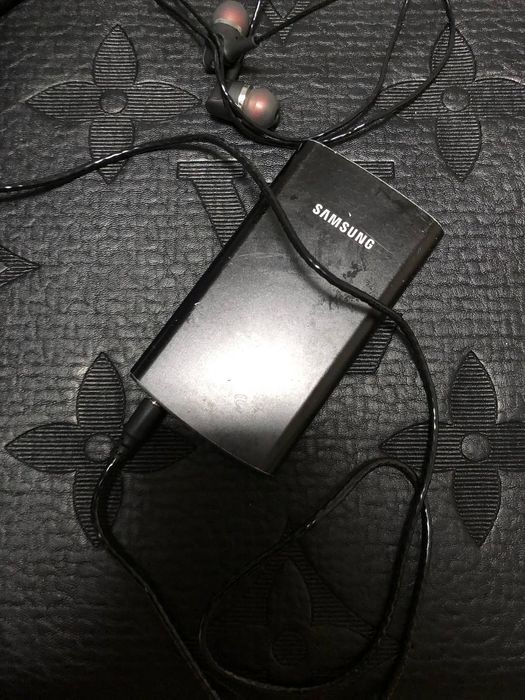 Assalom alekum Mp4 Player Sotiladi Original Samsung