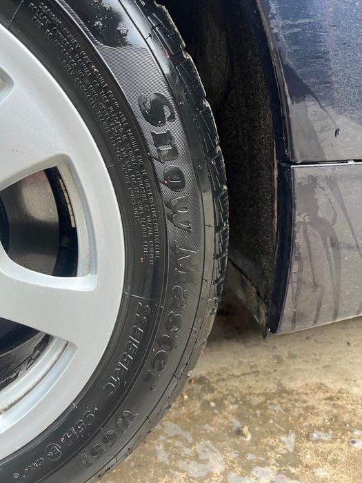 Vand 4 jante aliaj originale bmw cu cauciucuri de iarna