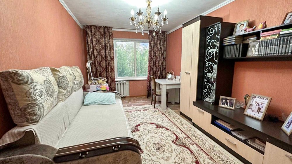 Продам  3-х комнатную квартиру в центре города Акбота Империя