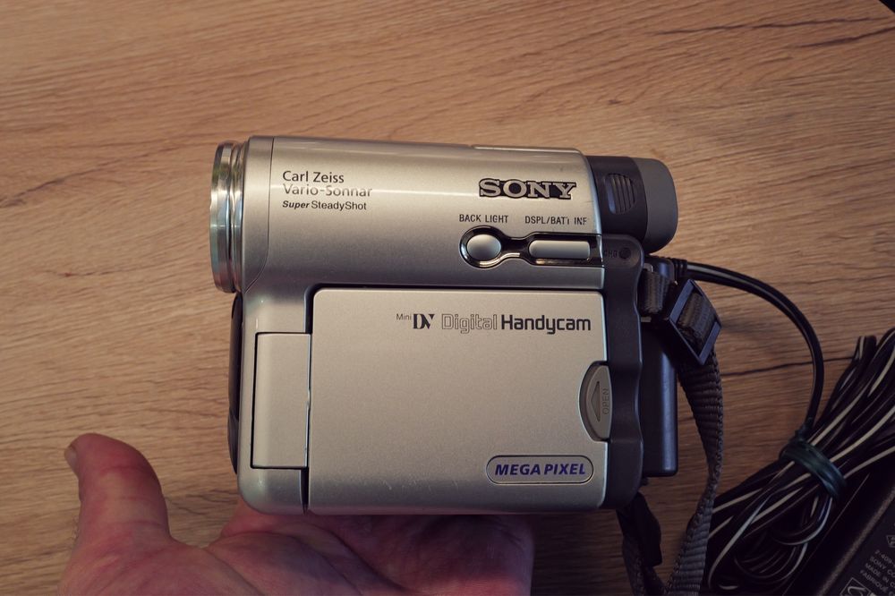 Camera video Sony DCR-TRV33E mini DV lentile Zeiss CCD caseta Handycam