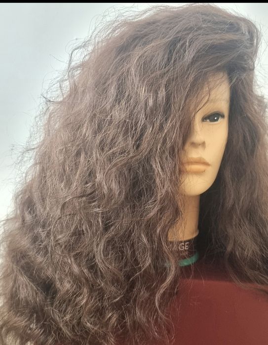 Изработка на тупета и перуки от човешка коса