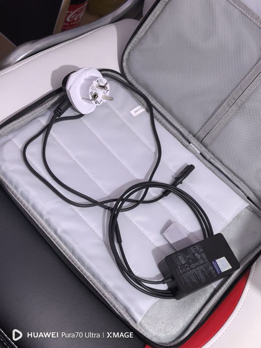 Продавам Microsoft Surface Laptop 3