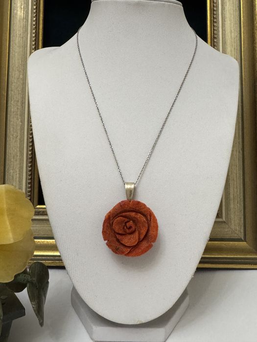 Pandantiv (cu lant) argint 925 si coral orange natural. Colier,vintage