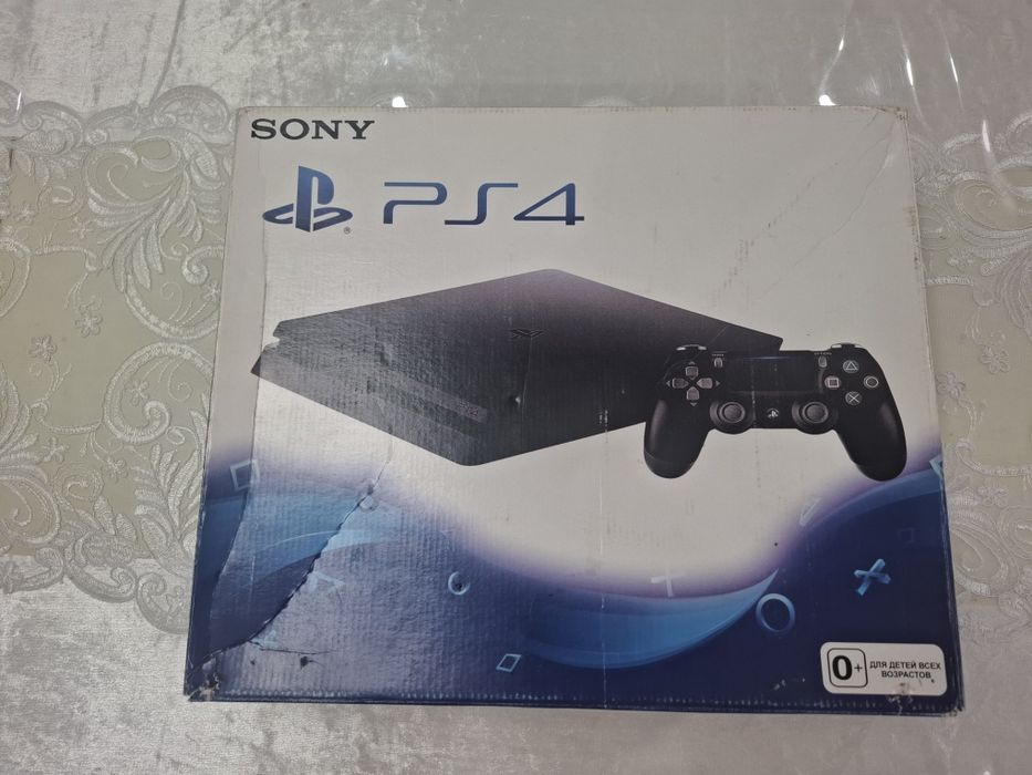 Продам PlayStation 4 Slim