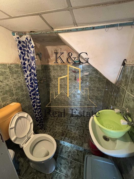 Два самостоятелни етажа в кв " Житница "