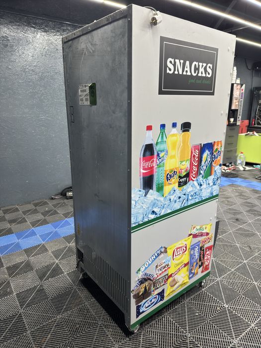 Vand aparat vending Necta cu cititor de bacnote