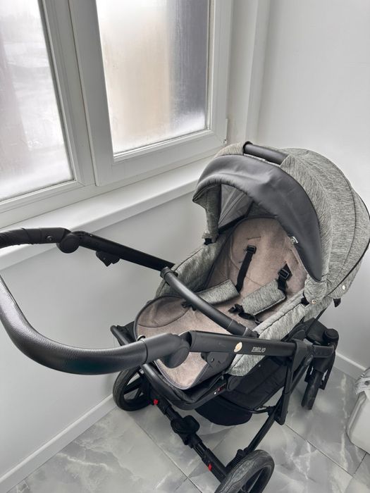 Продам коляску Adamex 2 в 1