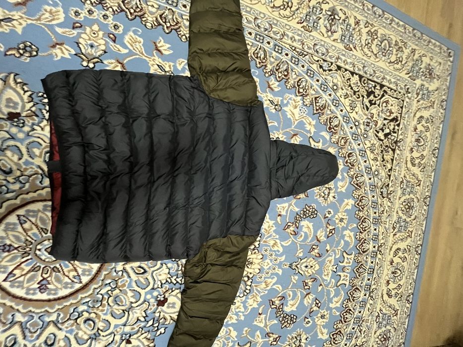 Продаетсч Куртка пуховик