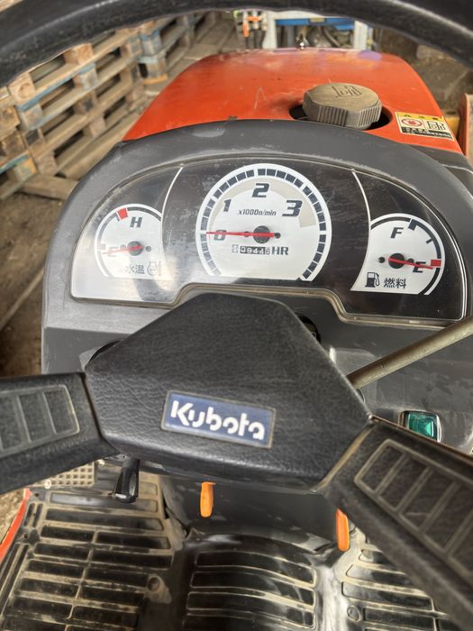 Tractor Kubota 4x4 + utilaje
