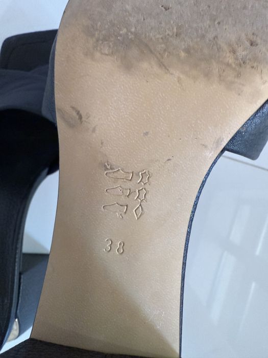 Продам женские туфельки