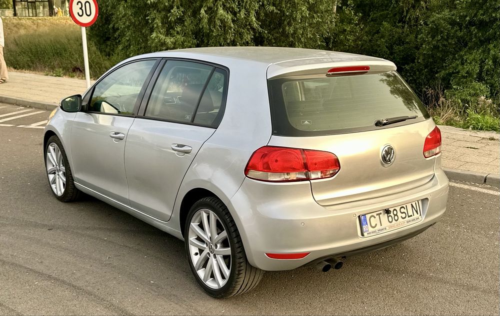 Golf 6// 2.0 Diesel // Automat //110 cai // Navi waze +carplay