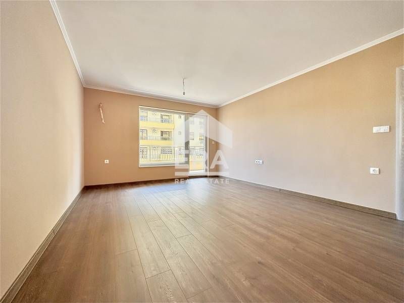 Просторен тристаен апартамент, завършен до ключ, в нова сграда с акт 1