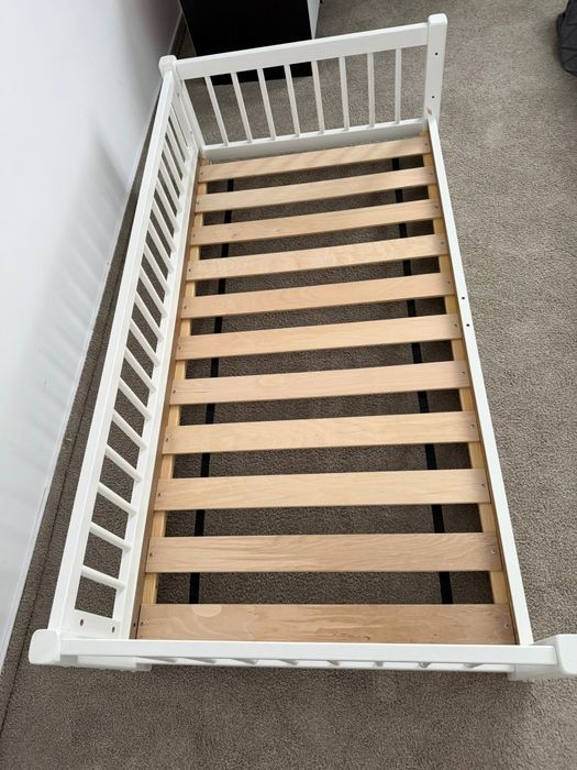 Pat jos pentru copii Montessori Ourbaby - alb
dimensiune paturi: 140x70 cm