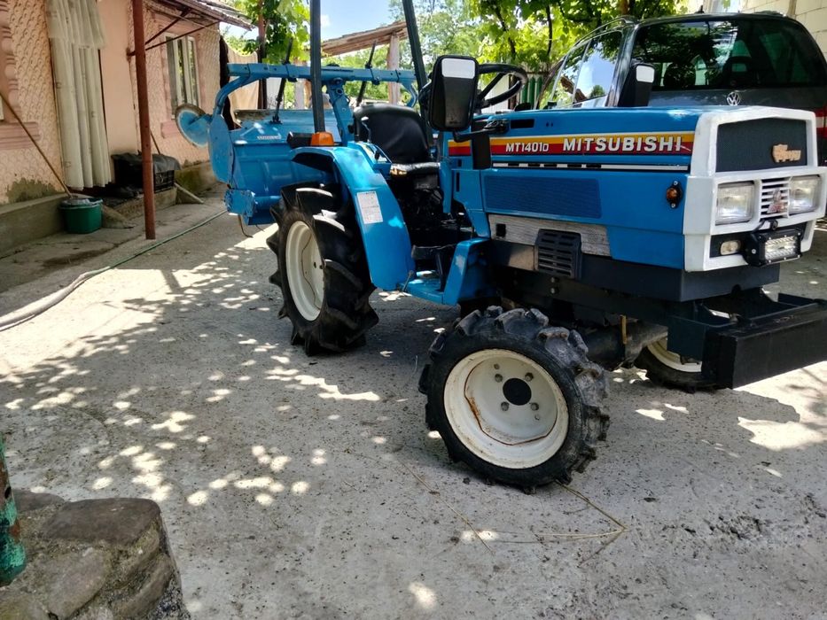 vand tractoras de 15 cai