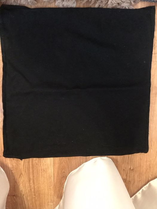 Fete de perna ikea - culoare rosu si negru