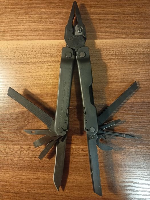 Мультитул Leatherman Supertool 300.