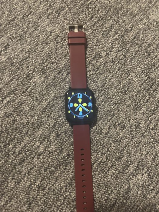 Ceas smartwatch