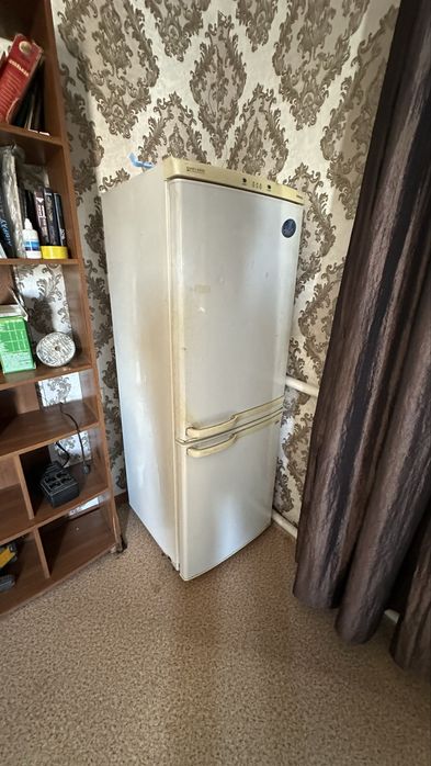 Холодильник. Средний сост