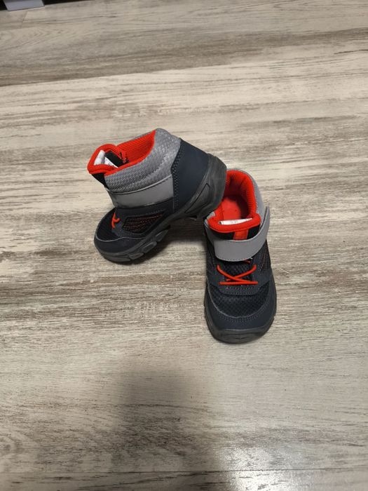 Adidași Nr 27 Decathlon