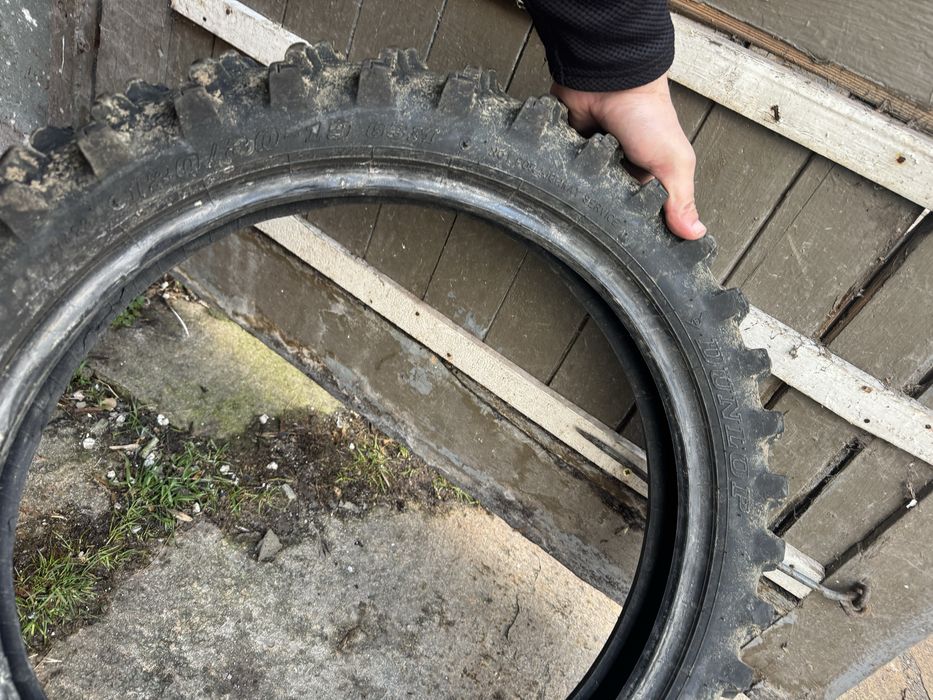 Гуми 19 цола  задни  има и почти нови