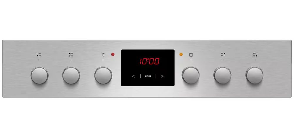 Нов комплект фурна с котлони за вграждане Amica